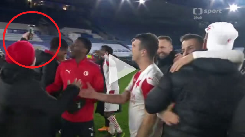 HIT! Soucek ŚWIĘTUJE AWANS z piłkarzami Slavii Praga! :D [VIDEO]